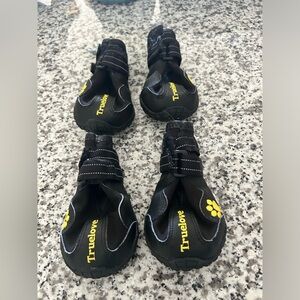Dog shoes/boots